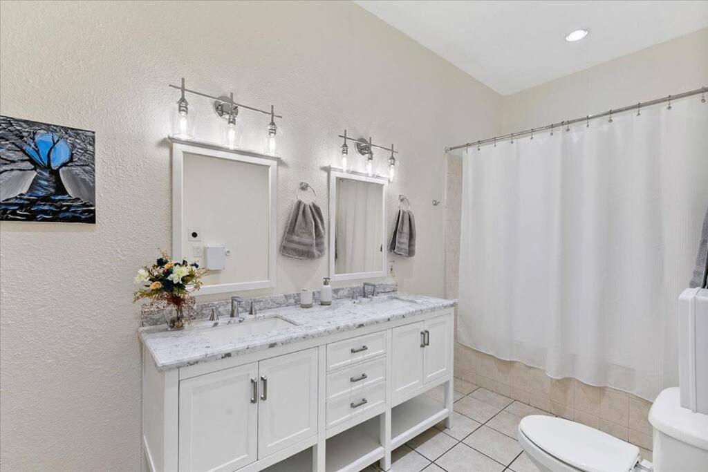 Lucky House - Tranquility In The Middle Of Houston - Tv In Every Room - 300 M2 ภายนอก รูปภาพ